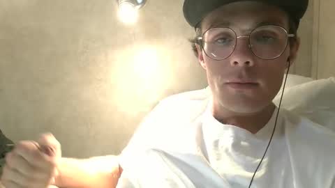 Snapshot of dylp400 chatting on February 28, 4:54 am dylp400 online show from February 28, 4:54 am