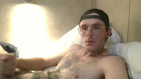 Snapshot of dylp400 chatting on March 2, 5:14 pm dylp400 online show from March 2, 5:14 pm