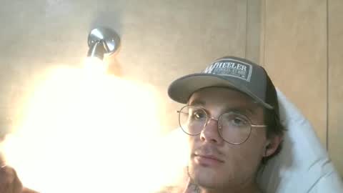 Snapshot of dylp400 chatting on March 5, 7:05 am dylp400 online show from March 5, 7:05 am