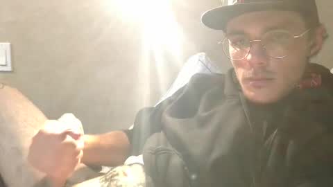 Snapshot of dylp400 chatting on March 8, 11:16 am dylp400 online show from March 8, 11:16 am