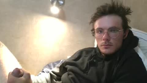 Snapshot of dylp400 chatting on March 12, 9:24 pm dylp400 online show from March 12, 9:24 pm