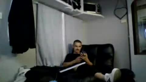 Snapshot of dzznutzz9 chatting on July 8, 9:03 am dzznutzz9 online show from July 8, 9:03 am