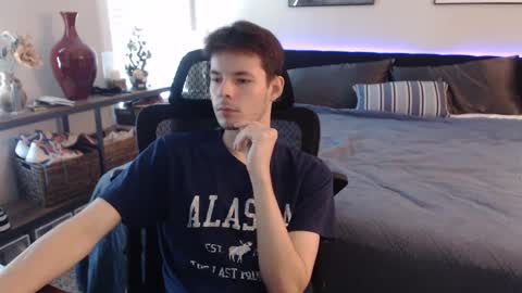 Snapshot of ealexk chatting on October 8, 8:50 pm Alex online show from October 8, 8:50 pm