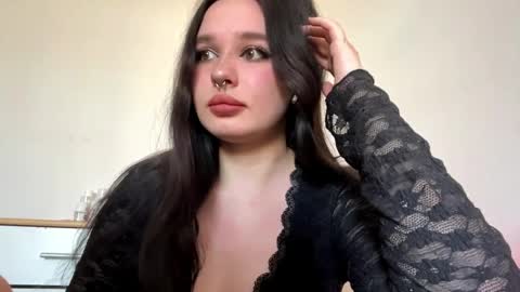 Maya online show from April 8, 2:17 pm