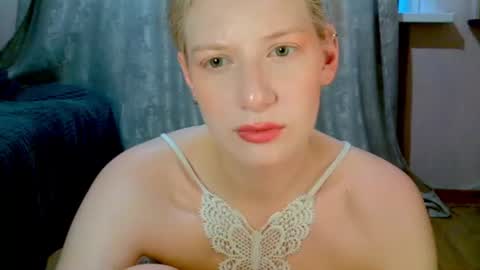 Snapshot of earn_my_lily chatting on July 4, 7:25 am Lily online show from July 4, 7:25 am