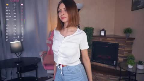 Snapshot of earthadobb chatting on September 8, 6:40 pm Emma online show from September 8, 6:40 pm