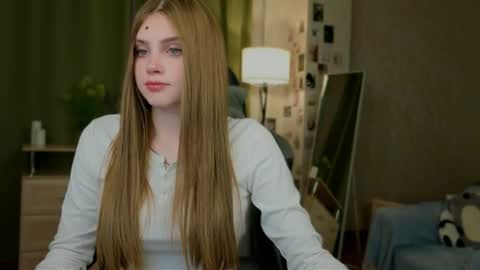Snapshot of earthfantasyy chatting on July 16, 7:20 pm Elizabeth online show from July 16, 7:20 pm