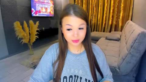 Snapshot of easternbeautyy chatting on December 3, 7:55 pm easternbeautyy online show from December 3, 7:55 pm