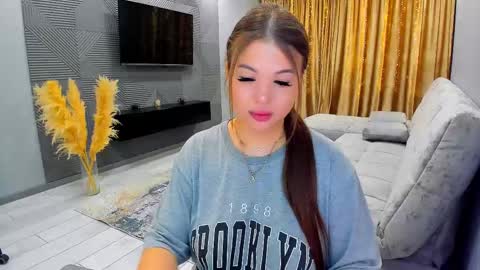 Snapshot of easternbeautyy chatting on December 16, 7:00 pm easternbeautyy online show from December 16, 7:00 pm