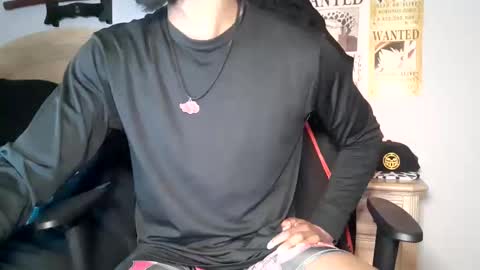 TWITTER   INSTAGRAM    easybreezy20   ONLINE 1230 AM TO 7AM online show from April 12, 5:01 am