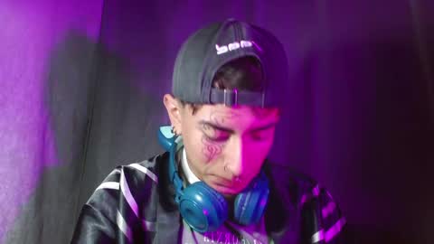 Snapshot of eather_luxury chatting on January 4, 10:24 pm eather_luxury online show from January 4, 10:24 pm