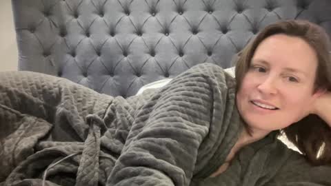 Snapshot of eatmypie69 chatting on February 26, 4:45 pm Nadia Ferreira  online show from February 26, 4:45 pm