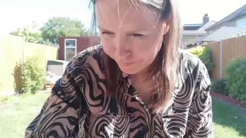 Nadia Ferreira  online show from April 30, 9:37 am