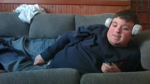 Snapshot of eazyb1991 chatting on February 7, 7:50 pm Eazyb91 online show from February 7, 7:50 pm