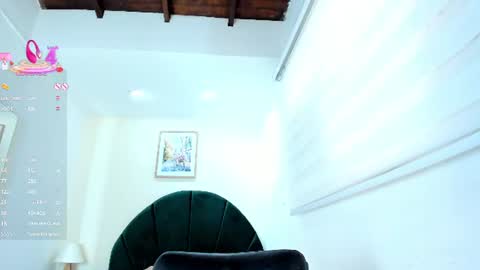 Snapshot of ebbafernandez1_ chatting on June 11, 11:52 am online show from June 11, 11:52 am