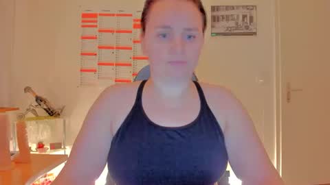 Snapshot of ebikon24 chatting on March 11, 8:59 pm ebikon24 online show from March 11, 8:59 pm