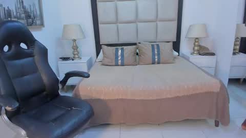 ebonnyshantall online show from May 28, 1:52 pm