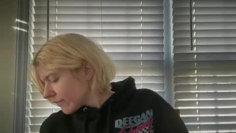 americnbarbie online show from November 6, 12:50 pm