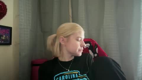 americnbarbie online show from November 19, 8:31 pm