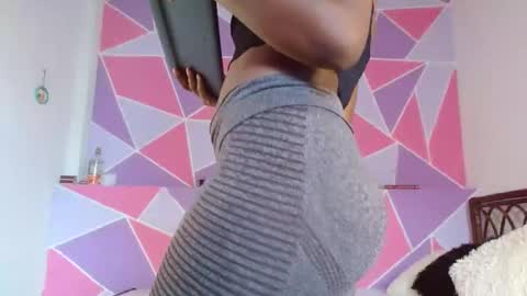 Snapshot of ebony_alika chatting on February 1, 4:44 pm Alika Ashanti online show from February 1, 4:44 pm