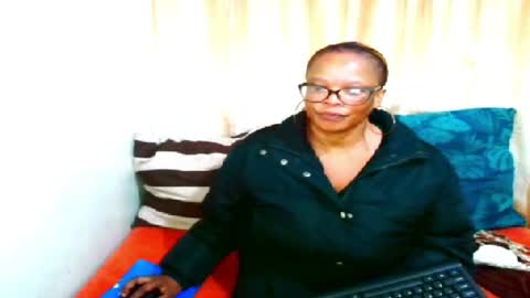 ebony_bloom69 online show from August 3, 4:44 am