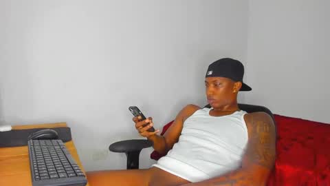 Snapshot of ebony_brandons chatting on February 6, 11:48 pm Brandon online show from February 6, 11:48 pm