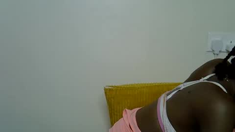ebony_j online show from May 9, 8:03 pm