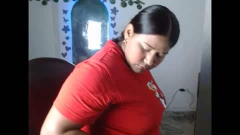 ebony_luna1 online show from April 17, 1:25 pm