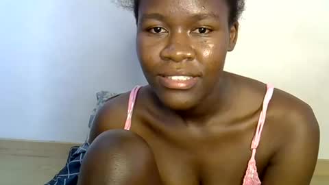 ebony_lynne online show from July 7, 7:09 am