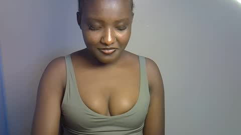 Snapshot of ebonybarbieee chatting on April 23, 7:16 pm Barbie online show from April 23, 7:16 pm