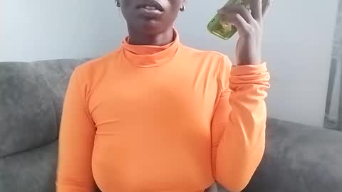 Snapshot of ebonycandymelani chatting on March 10, 11:21 am Ebony Melanie online show from March 10, 11:21 am