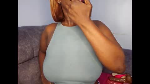 Snapshot of ebonycandymelani chatting on September 13, 12:10 am Ebony Melanie online show from September 13, 12:10 am