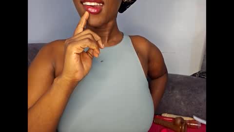 Snapshot of ebonycandymelani chatting on October 16, 9:49 pm Ebony Melanie online show from October 16, 9:49 pm