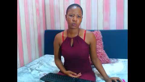 Snapshot of ebonyfirexx4u chatting on January 12, 1:49 pm ebonyfirexx4u online show from January 12, 1:49 pm