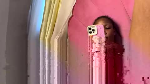 Snapshot of ebonykissxx chatting on April 7, 10:48 am ebonykissxx online show from April 7, 10:48 am