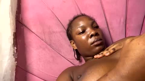 Snapshot of ebonykissxx chatting on April 14, 9:59 am ebonykissxx online show from April 14, 9:59 am