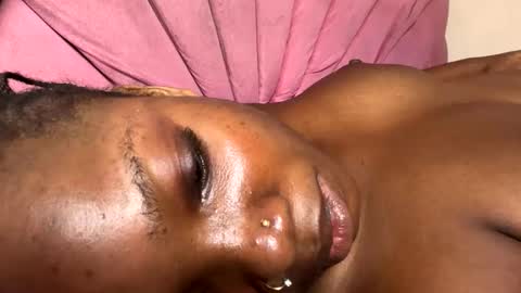 Snapshot of ebonykissxx chatting on April 25, 8:50 pm ebonykissxx online show from April 25, 8:50 pm