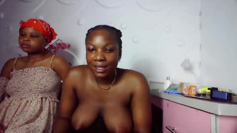 Snapshot of ebonykissxx chatting on June 7, 5:49 pm ebonykissxx online show from June 7, 5:49 pm