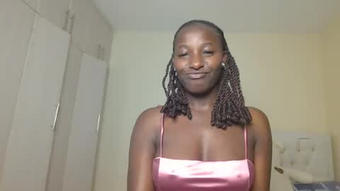 Snapshot of ebonyqueen_11 chatting on June 13, 11:52 am Ebonyqueen online show from June 13, 11:52 am