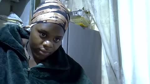 Snapshot of ebonyquin0 chatting on December 14, 7:29 pm Lucky online show from December 14, 7:29 pm