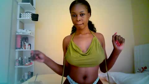 ebonytanqueen online show from June 16, 1:52 am