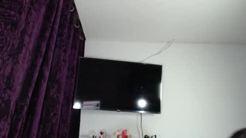 Snapshot of ebonyxprincess chatting on June 9, 11:05 pm ebonyxprincess online show from June 9, 11:05 pm