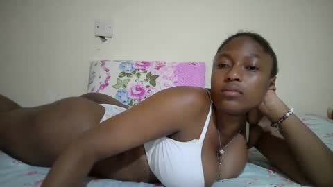 Snapshot of ebonyzora chatting on June 4, 8:04 pm Zora online show from June 4, 8:04 pm
