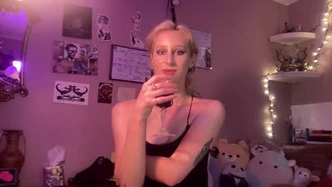 Snapshot of ecclectraa chatting on May 9, 12:38 am ecclectraa online show from May 9, 12:38 am