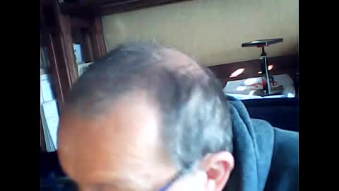 Snapshot of ectopie33 chatting on May 1, 6:51 am ectopie33 online show from May 1, 6:51 am