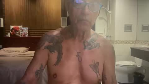 Snapshot of eddelmar chatting on April 1, 1:41 pm eddelmar online show from April 1, 1:41 pm