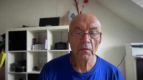 Snapshot of eddelmar chatting on May 19, 6:31 am eddelmar online show from May 19, 6:31 am