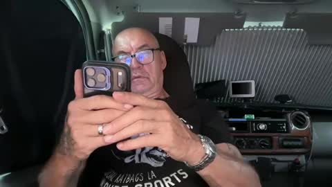 Snapshot of eddelmar chatting on July 5, 1:29 pm eddelmar online show from July 5, 1:29 pm