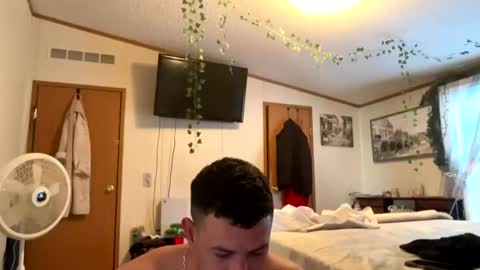 Snapshot of eddgarzay08 chatting on February 1, 9:24 pm eddgarzay08 online show from February 1, 9:24 pm