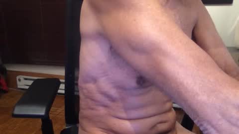 Snapshot of eddie3012 chatting on December 1, 6:24 pm Scott online show from December 1, 6:24 pm